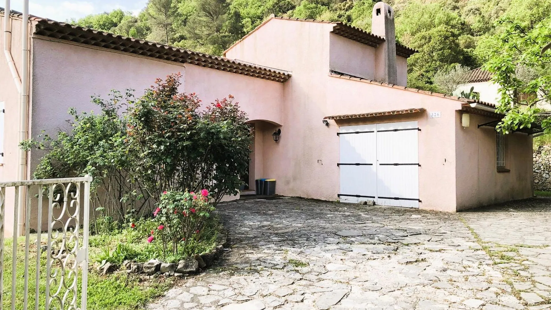 Hébergement de vacances Villa Provencale Au Calme Entouree De Verdure, Animaux De Compagnie Acceptes ! Belgentier