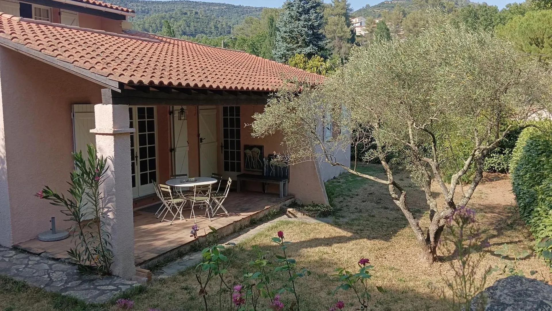 Villa Provencale Au Calme Entouree De Verdure, Animaux De Compagnie Acceptes ! Belgentier 0*,  Frankreich